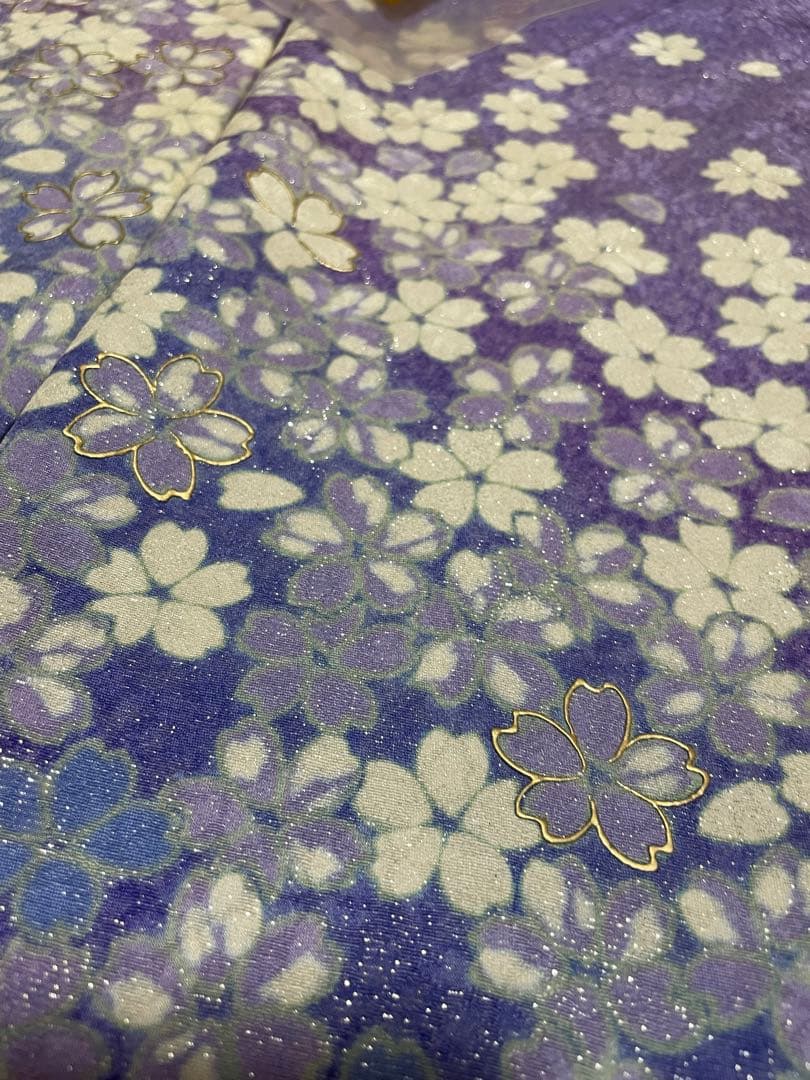 桜模様の振袖（紫）（ラベンダー）