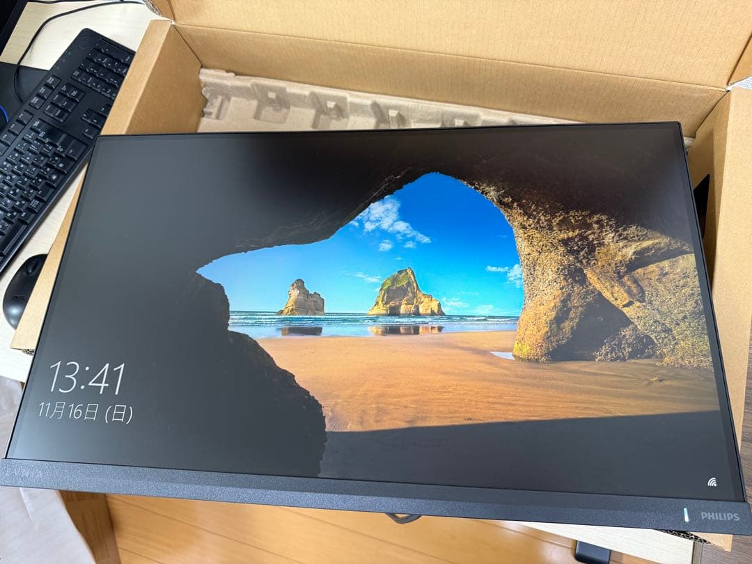 PHILIPS EVNIA ゲーミングモニター 27インチ180Hz QHD ①