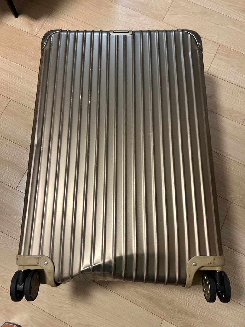 リモワ　トパーズ　ゴールド　82L