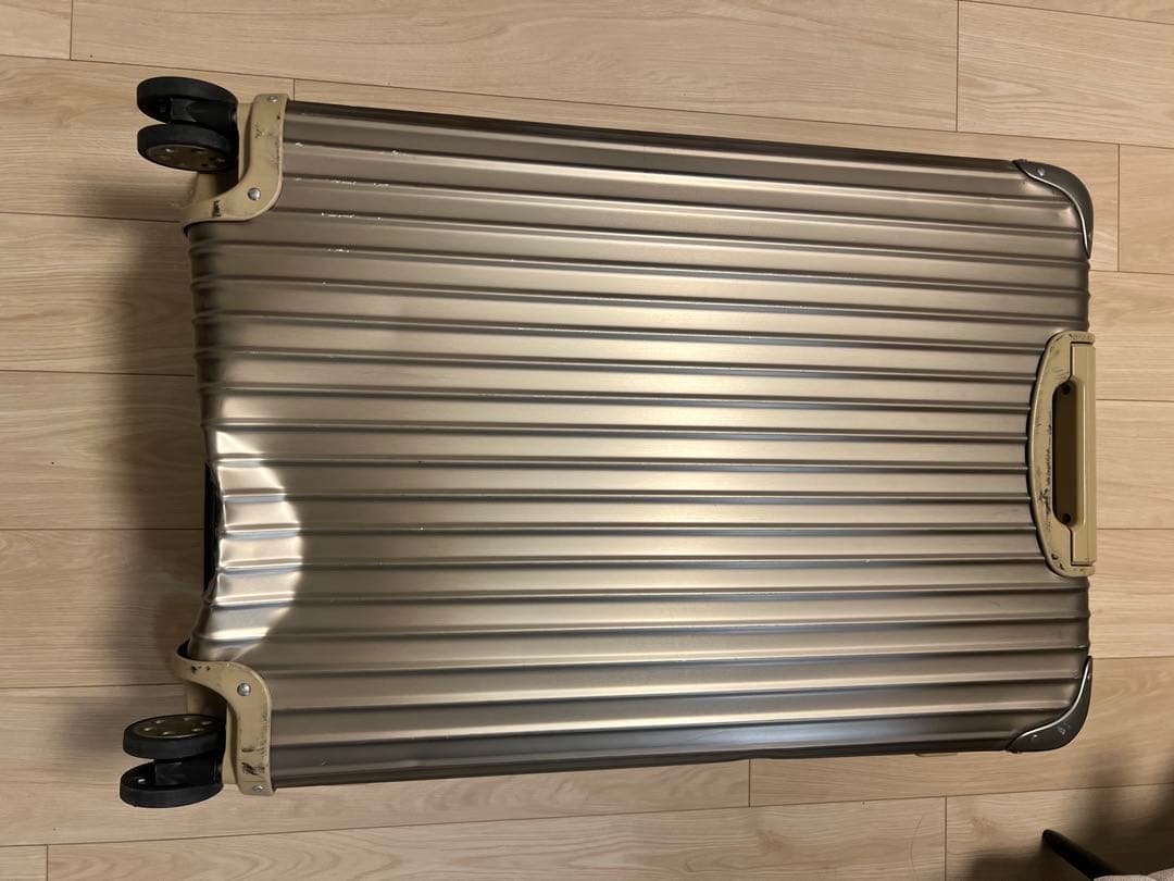 リモワ　トパーズ　ゴールド　82L