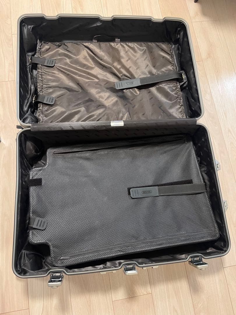 リモワ　トパーズ　ゴールド　82L