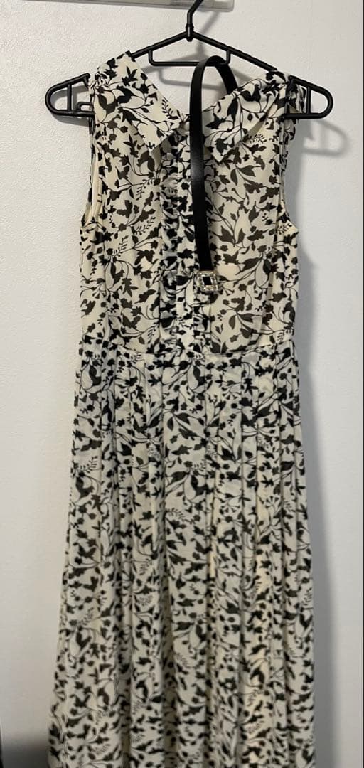 美品　銀座クチュール　ノースリーブ花柄ドレス・ウエストベルト付き
