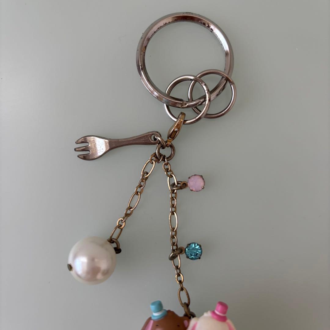 シュガーバニーズ　キーホルダー　ケーキ