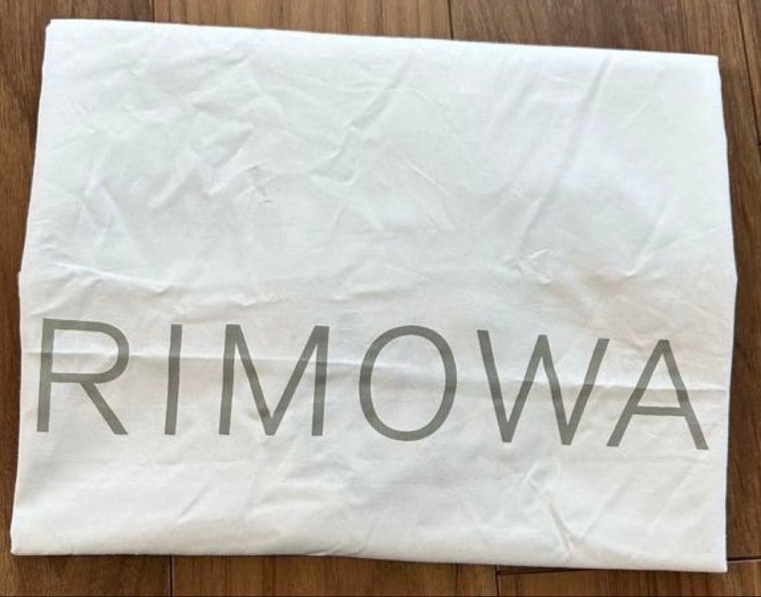 RIMOWA ESSENTIAL SLEEVEコンパクト　黒 スーツケース