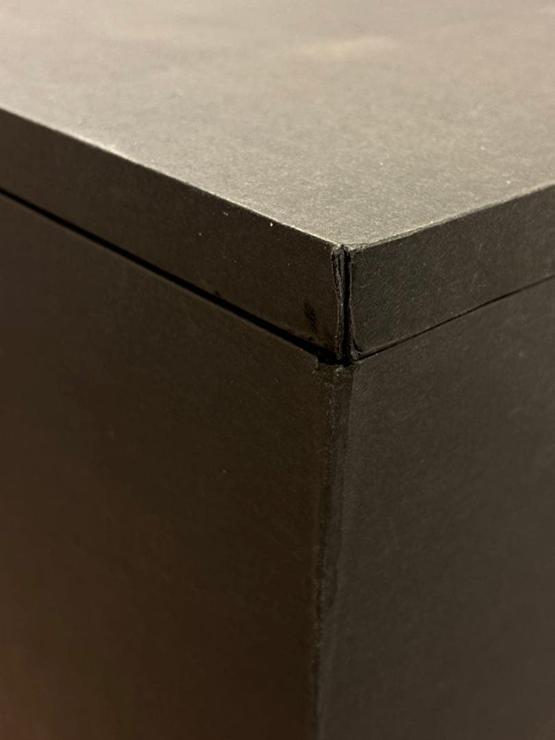 組み立てダンボールの展示台(マット黒)