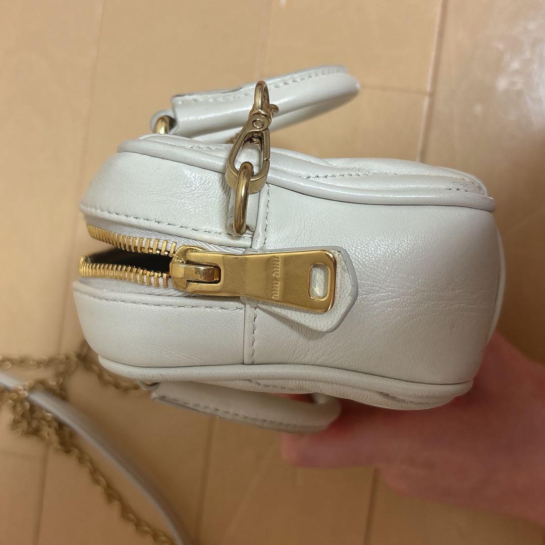 MIU MIU マテラッセショルダーバッグ チェーン付き