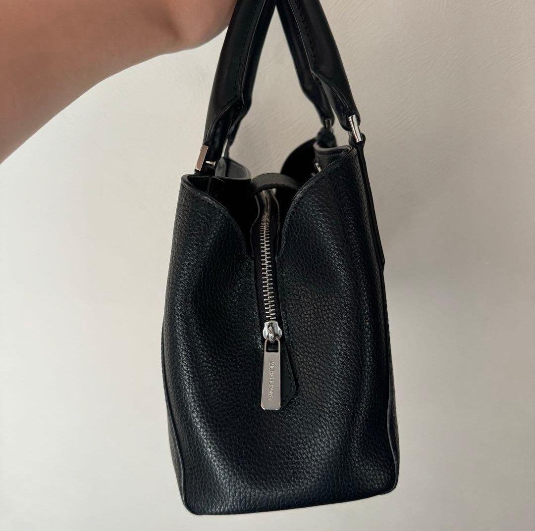 美品 MICHAEL KORS ブラック ショルダーバッグ