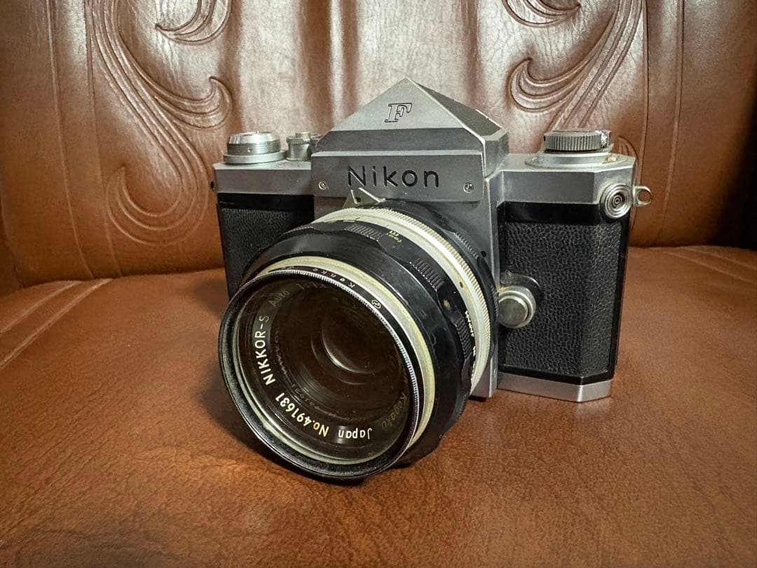 Nikon Ｆ　一眼レフカメラ Nikkor 50mmレンズ付き