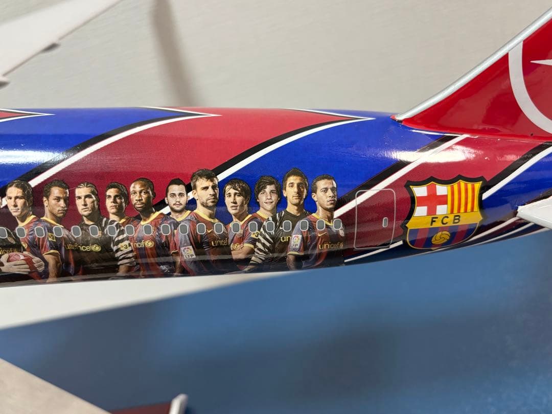 に*し様 【非売品】トルコ航空 ボーイング777 FCバルセロナ 特別モデル 1