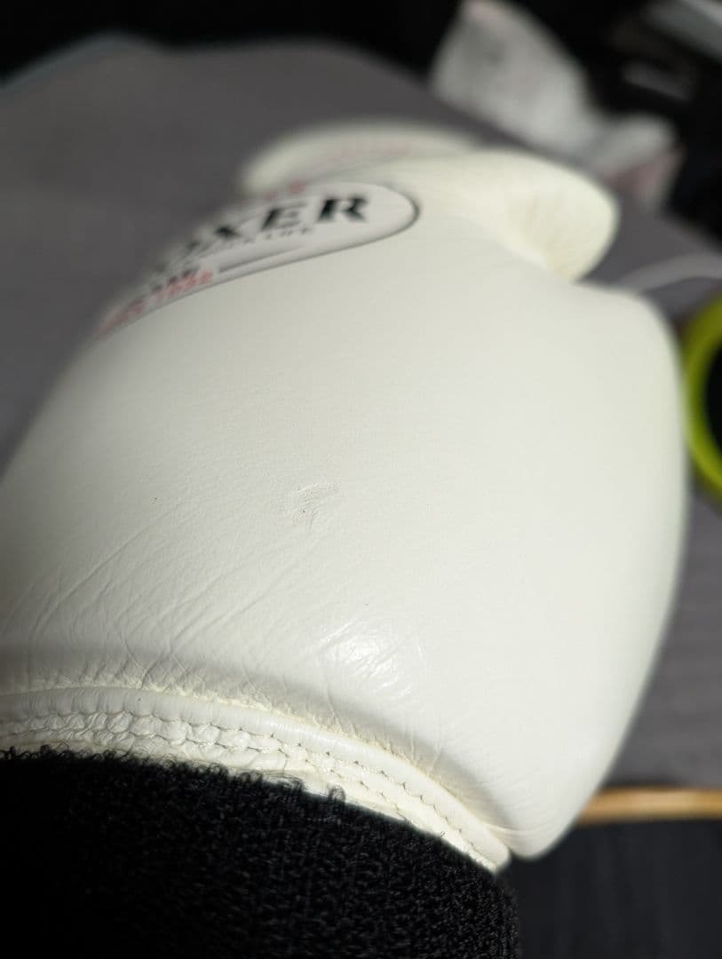 ISAMI BOXER ボクシンググローブ　ホワイト　16オンス