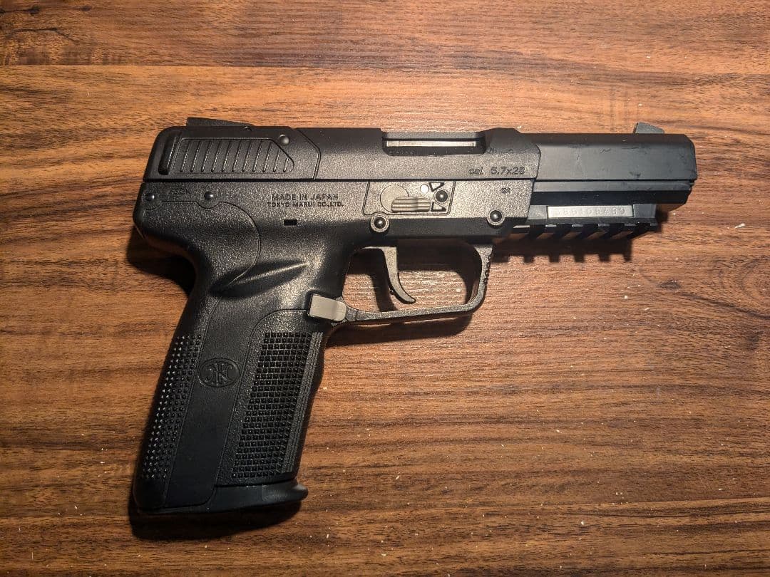 東京マルイ　FN57　ファイブセブン