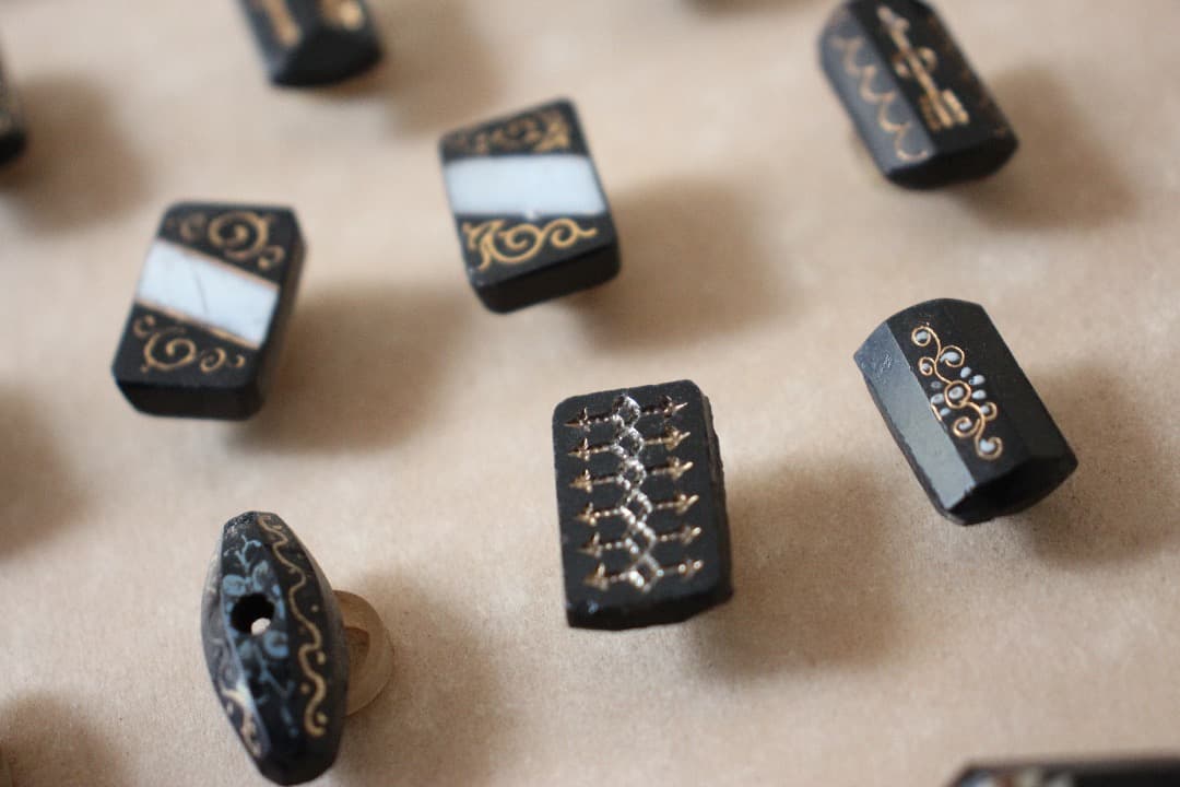 アンティーク　ガラスボタン　１９〜２０世紀　オーストリア・チェコスロバキア製