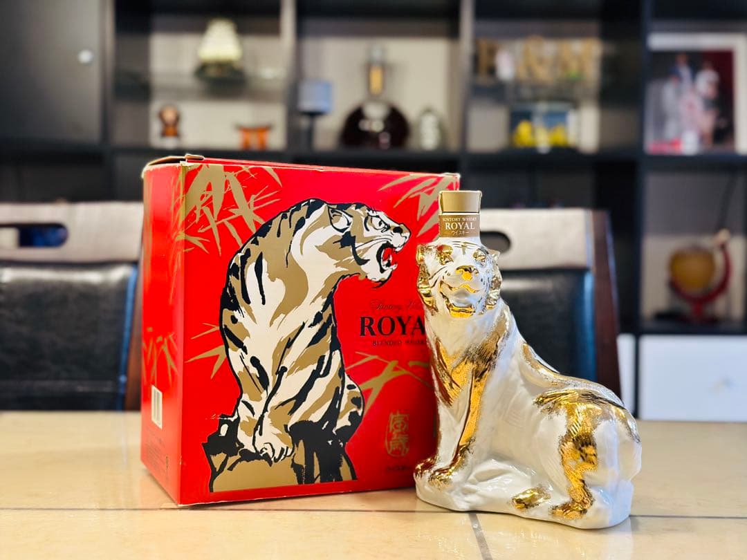 干支ボトル　サントリー 寅