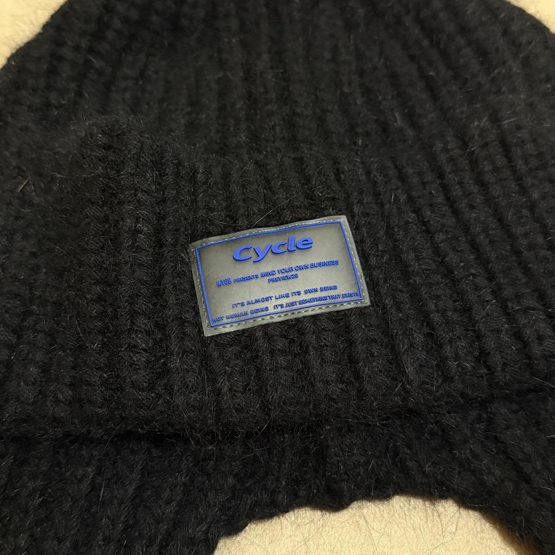 Cycle サイクル　黒 ニット帽 フライト　紐　耳あて付き　フワフワ　モフモフ
