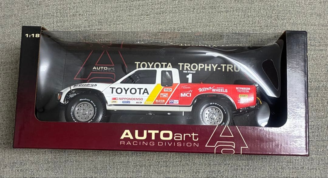 【AUTOart】TOYOTA TROPHY TRUCK 1/18 80011
