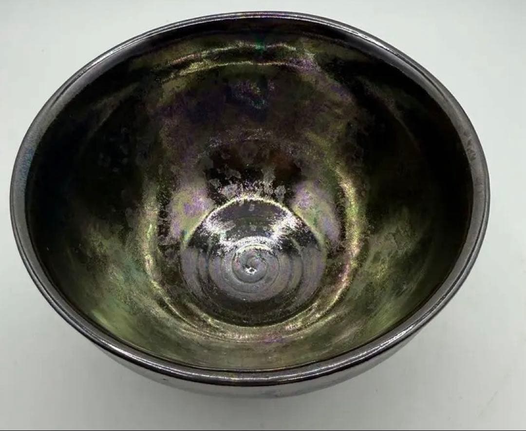 天目茶碗　虹色光沢の茶碗