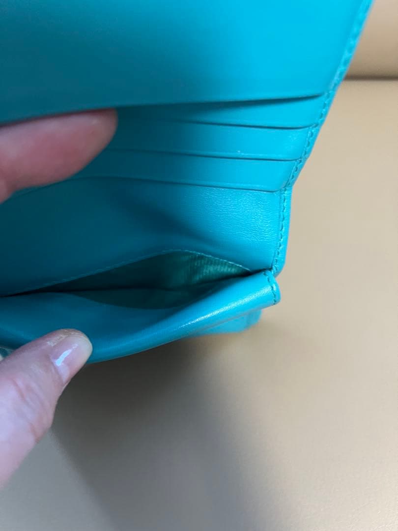 ★PRADA 折り財布　キルティング　水色★
