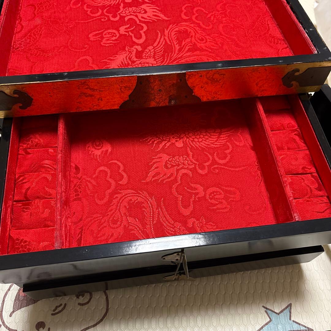 漆塗り金色箱 花鳥文様