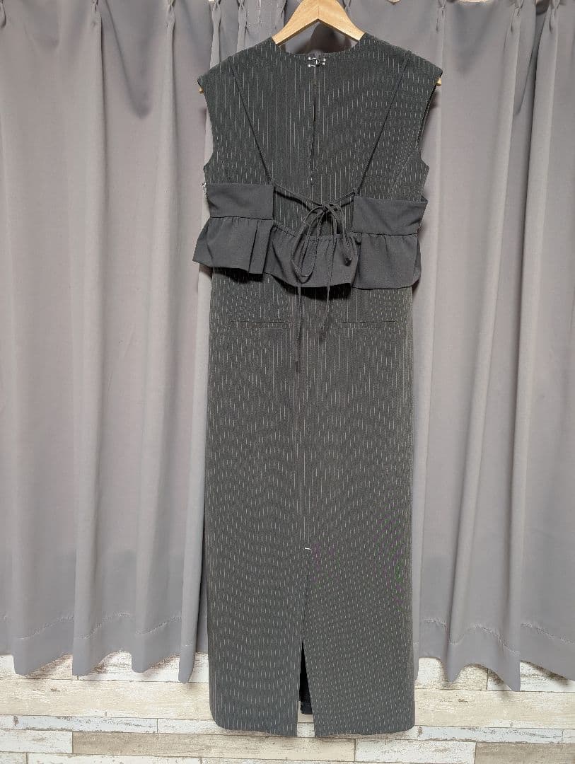 ピンストライプスリーブレスビスチェドレス 2点セット niana