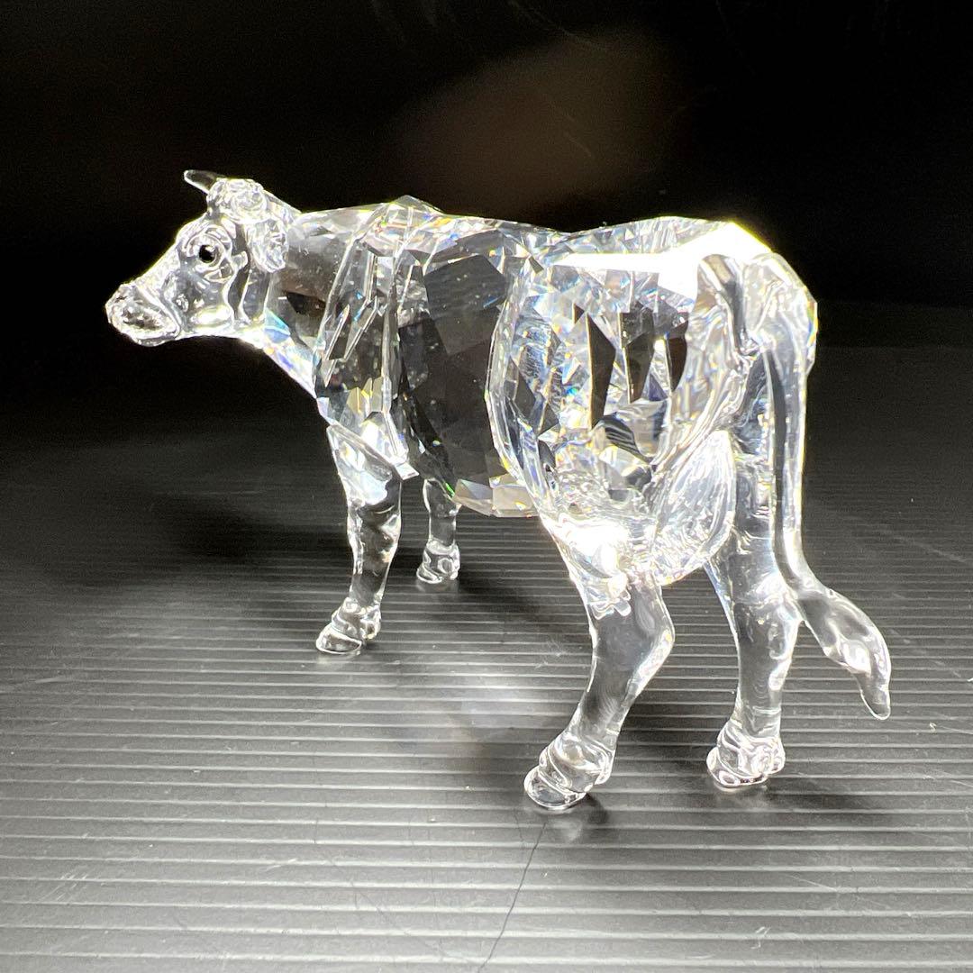 スワロフスキー　うし置物　横幅約11㎝　東Y7-0730⭐︎1Fタカチ