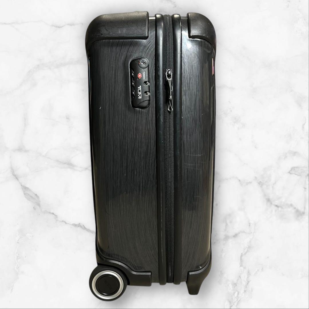 TUMI スーツケース TSAロック　機内持ち込み ブラック　28000D