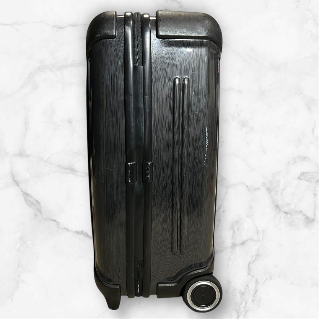TUMI スーツケース TSAロック　機内持ち込み ブラック　28000D