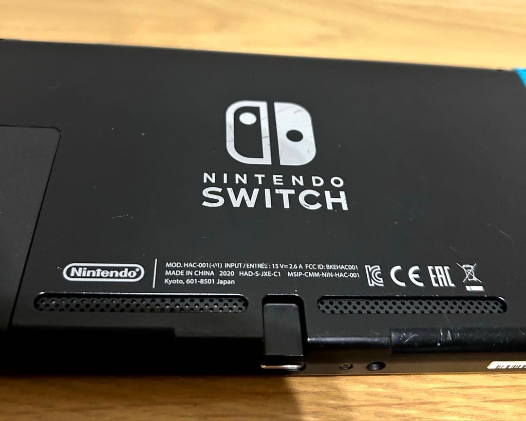 Nintendo Switch 本体 + マイク付き＋ケース付