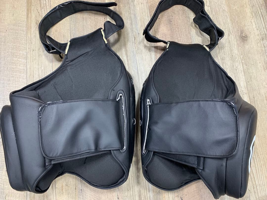 MUAY THAIメーカー太ももパッド 　ローキック、キックボクシング