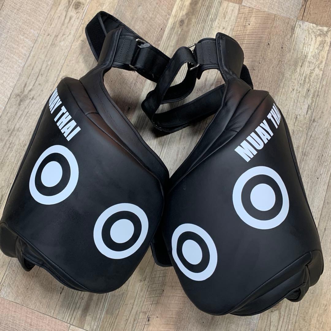 MUAY THAIメーカー太ももパッド 　ローキック、キックボクシング