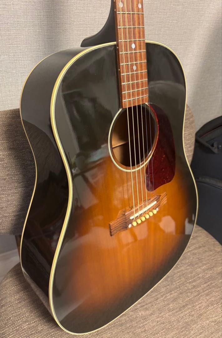 Gibson J-45スタンダード+ セミハードケース付　年末年始セール