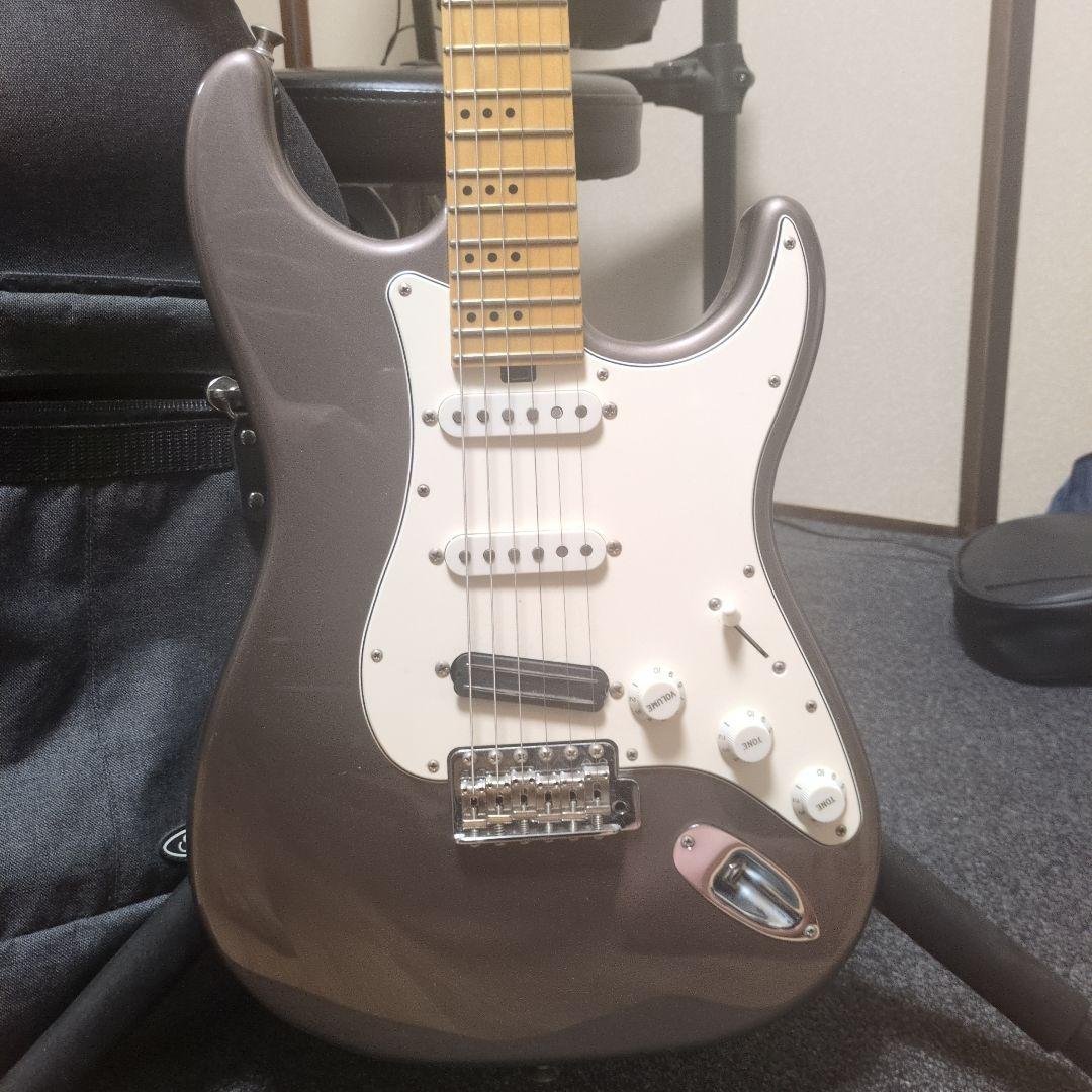 Three Dots Guitars ストラトモデル/Dolphine Gray