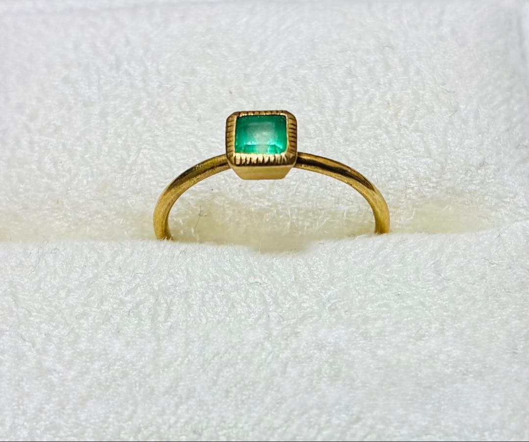 お値下げ⭐︎Hariqua k18 天然エメラルド リング