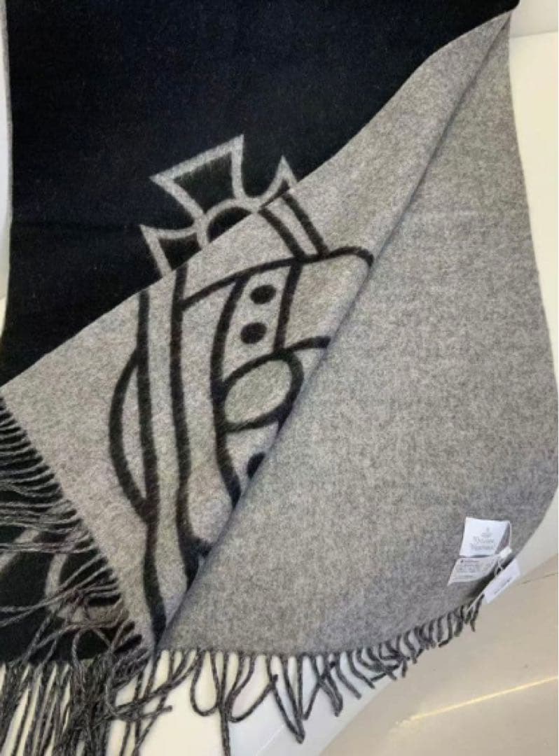 ヴィヴィアンデザインマフラー　ブラック　リバーシブル