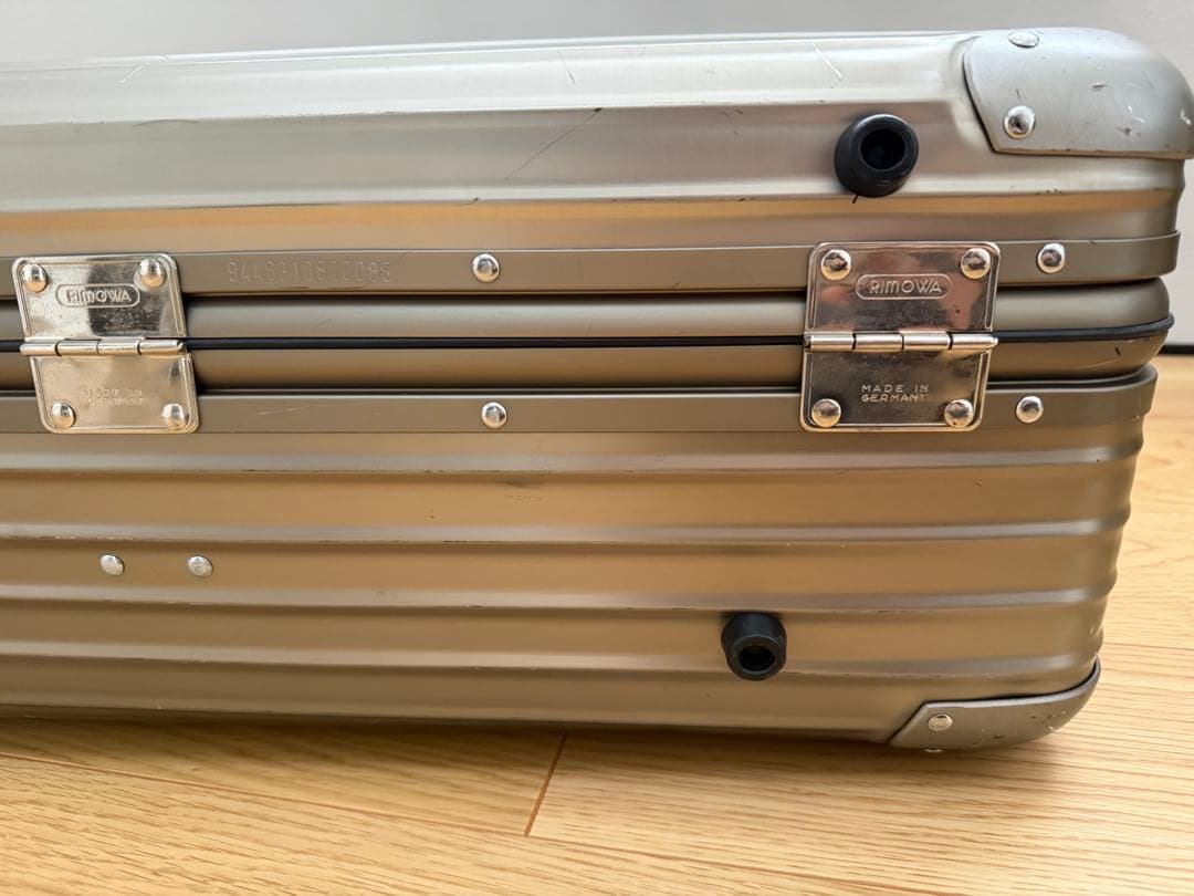 リモワ　RIMOWA PREMIUM シャンパンゴールド　トパーズ　63L　2輪