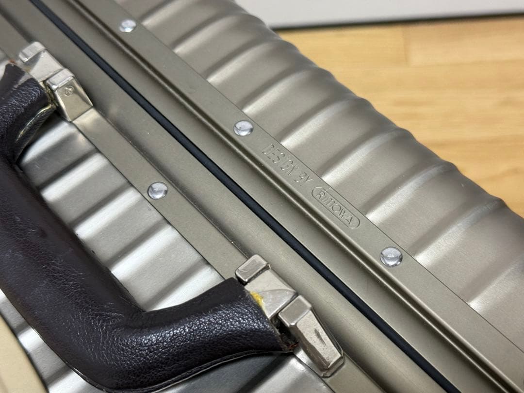 リモワ　RIMOWA PREMIUM シャンパンゴールド　トパーズ　63L　2輪