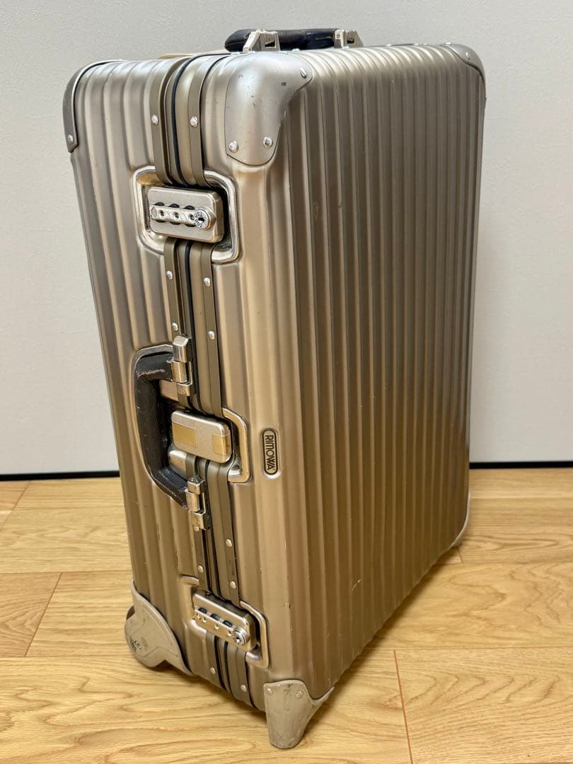 リモワ　RIMOWA PREMIUM シャンパンゴールド　トパーズ　63L　2輪