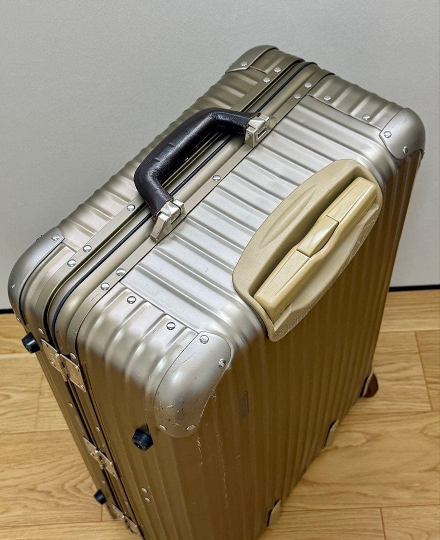 リモワ　RIMOWA PREMIUM シャンパンゴールド　トパーズ　63L　2輪