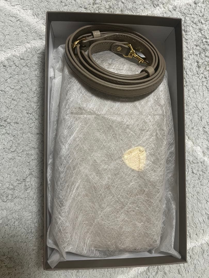 ATAO アミュレット　パールグレージュ