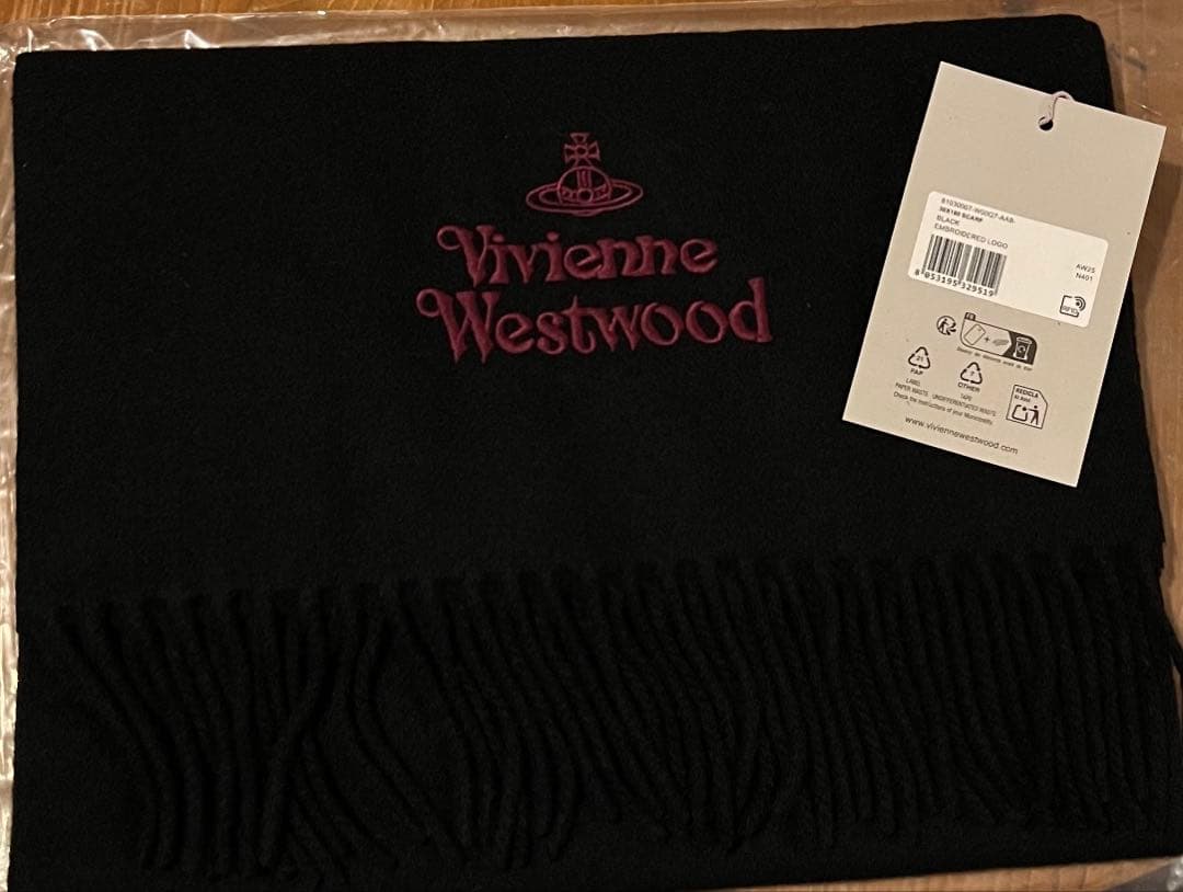 土日限定値下げ！ Vivienne Westwoodマフラー ブラック