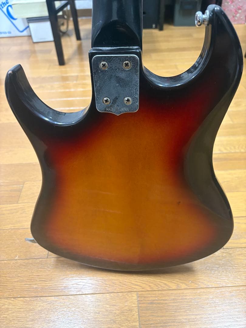 Burns？　ビザールギター　サンバースト