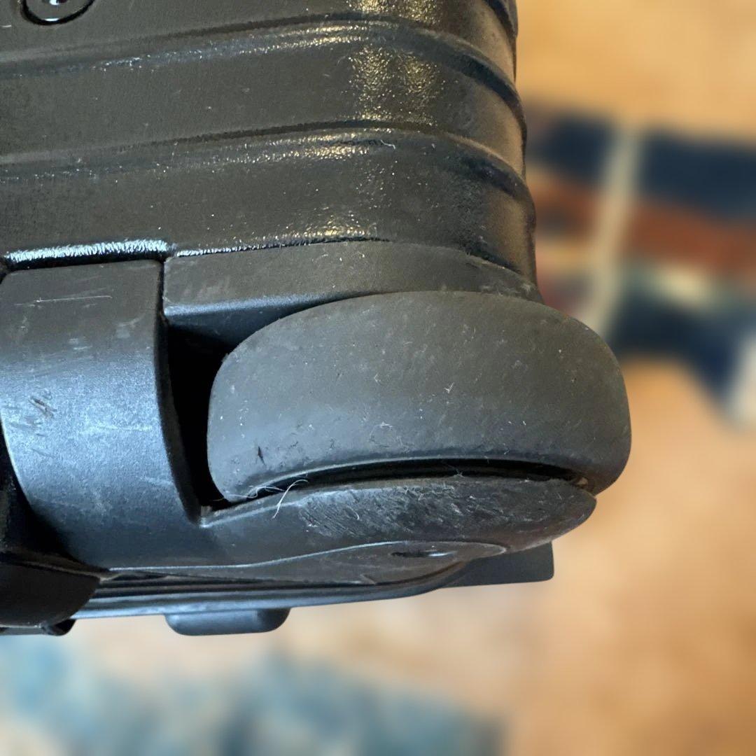 リモワ サルサ スーツケース 2輪 黒 851.52 TSAロック