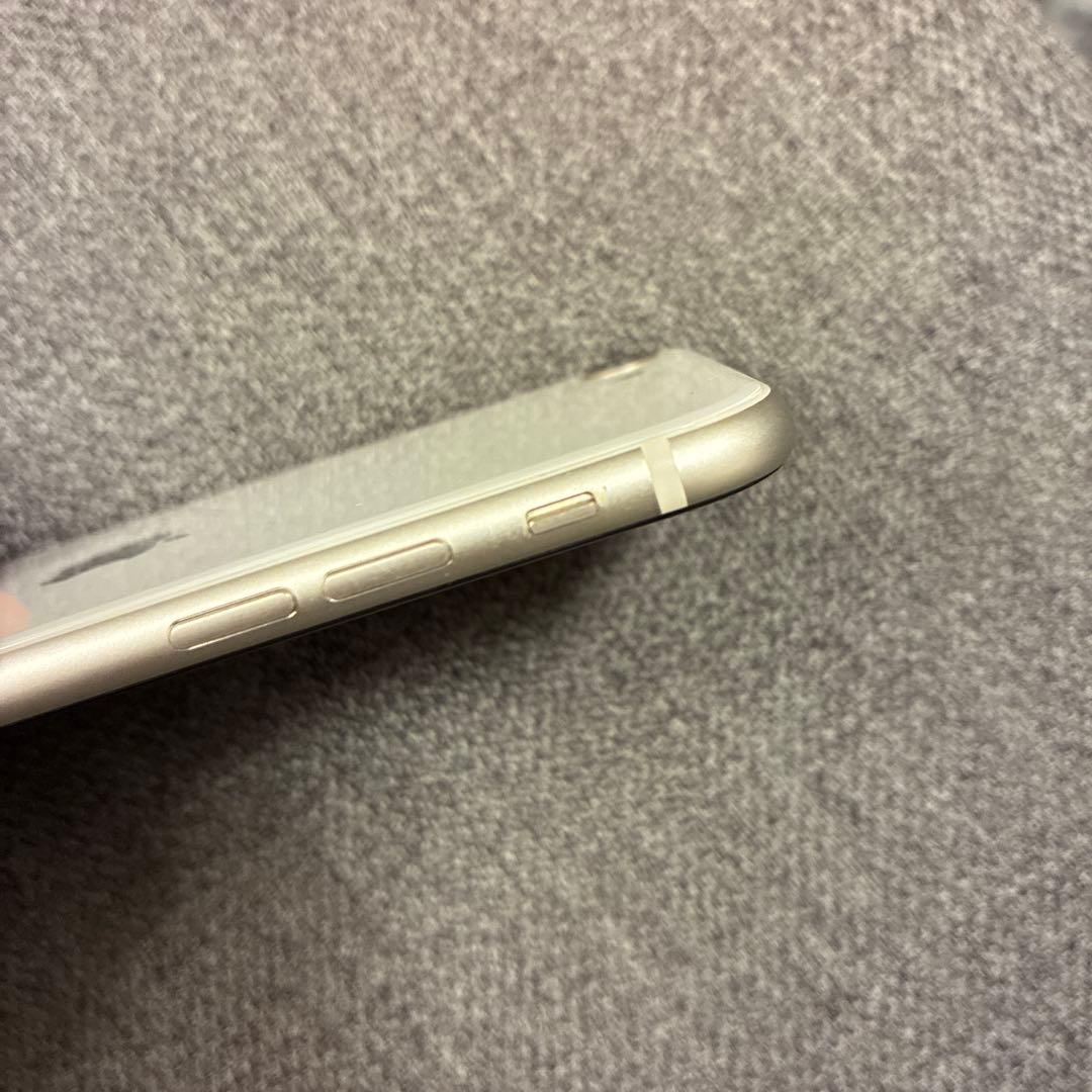 Apple iPhone SE (第3世代) ホワイト 本体