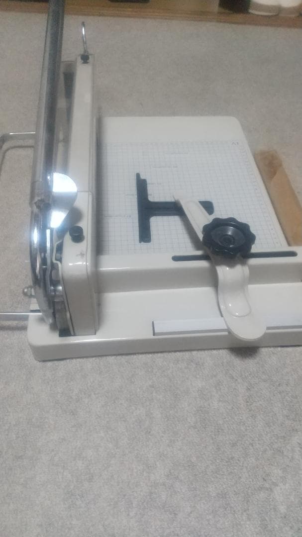 裁断機 A4サイズ 定規付き858A4ペーパーカッター