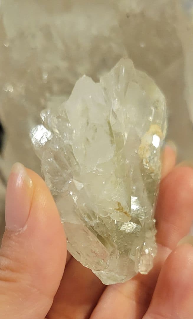 神聖　ガネーシュヒマール産 ヒマラヤ鉱山水晶ポイント クローライト　ネパール産