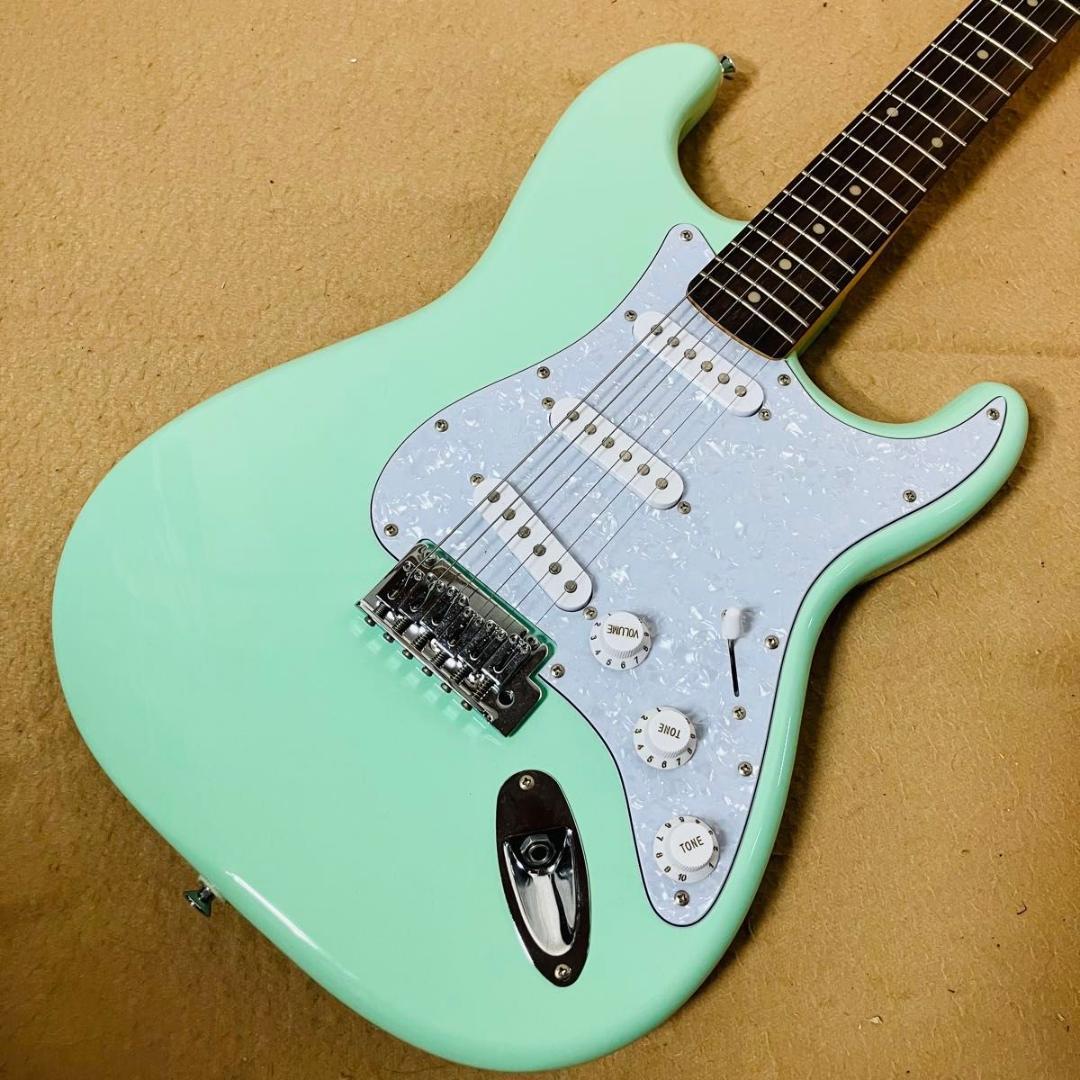 美品 Squier Fender エレキギター ストラトキャスター グリーン