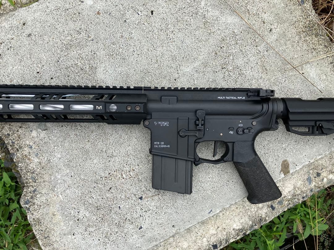 東京マルイ製ガスブローバックマシンガン　MTR-16 シルバー　中古　M4MWS