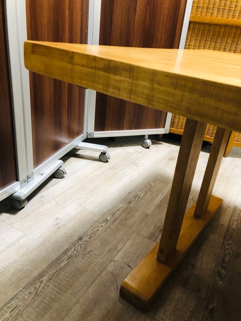 マナベインテリア　木製正方形　ダイニングテーブル　カフェテーブル