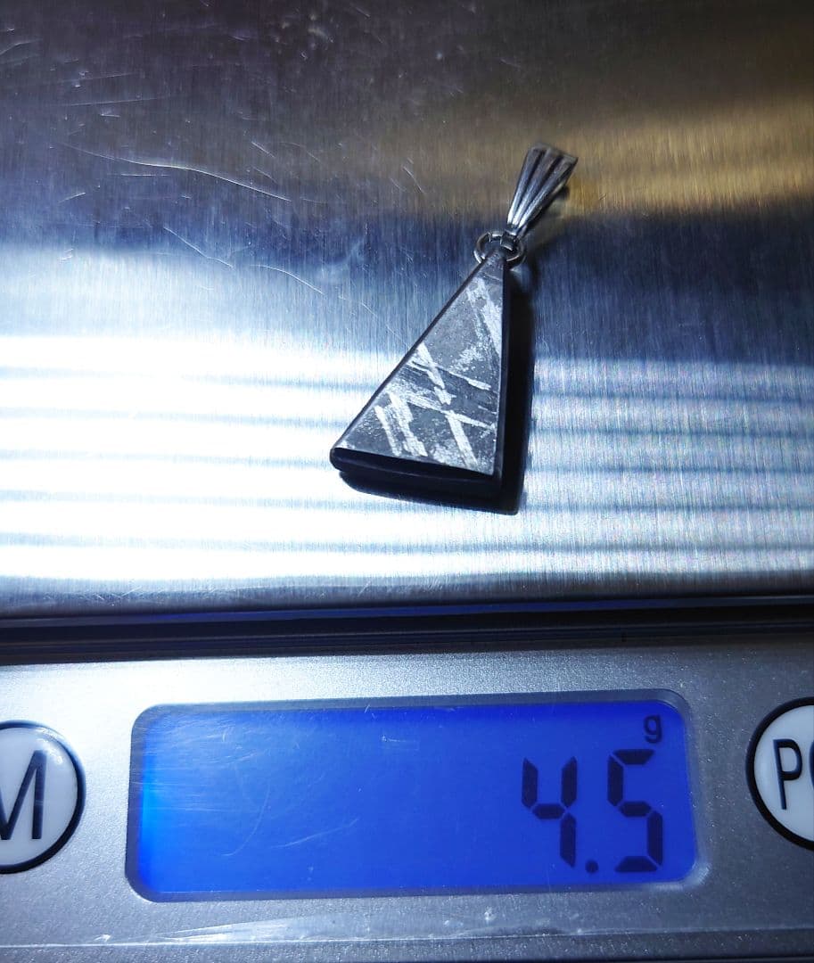 ギベオン隕石　ネックレス　鉄隕石