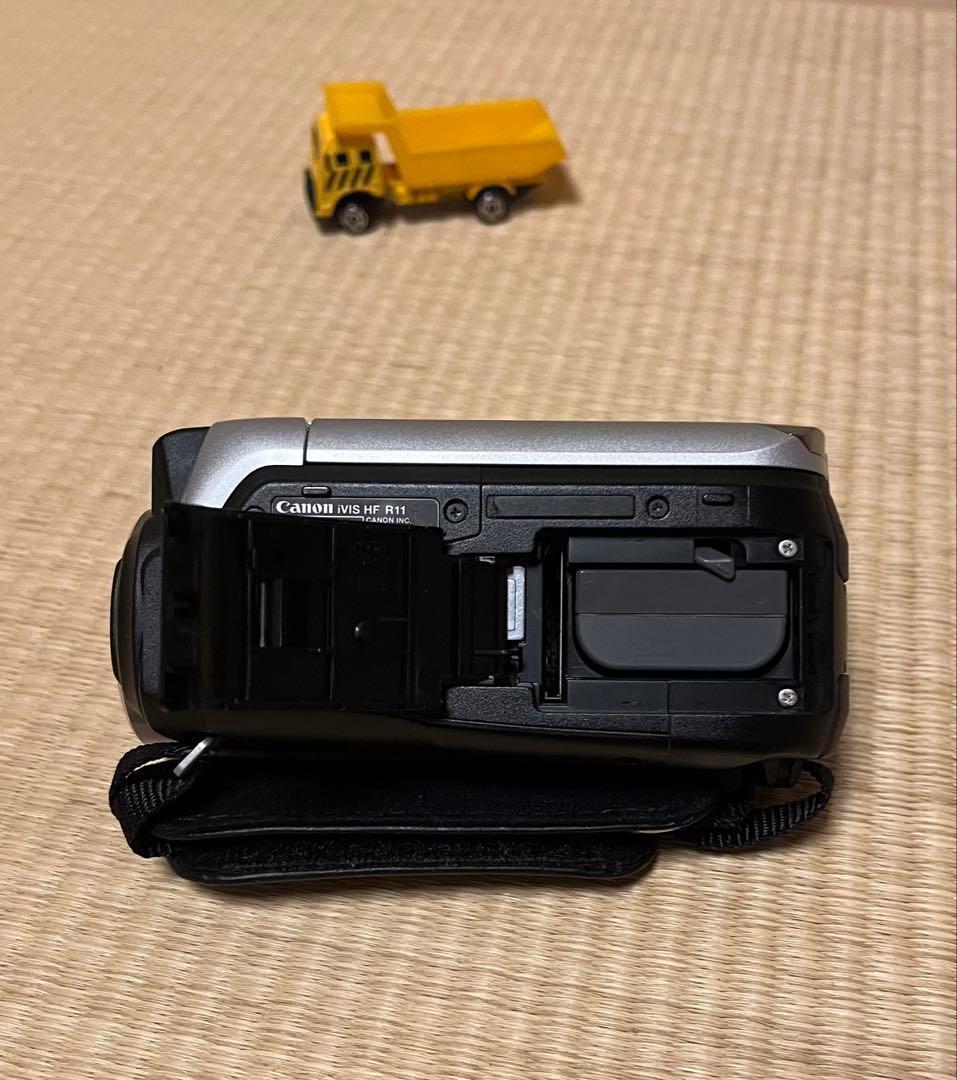 Canon iVIS HF R11 ビデオカメラ 箱付き