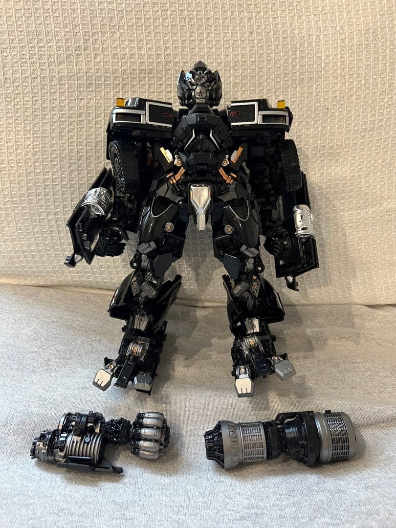 トランスフォーマー　アイアンハイド　フィギュア